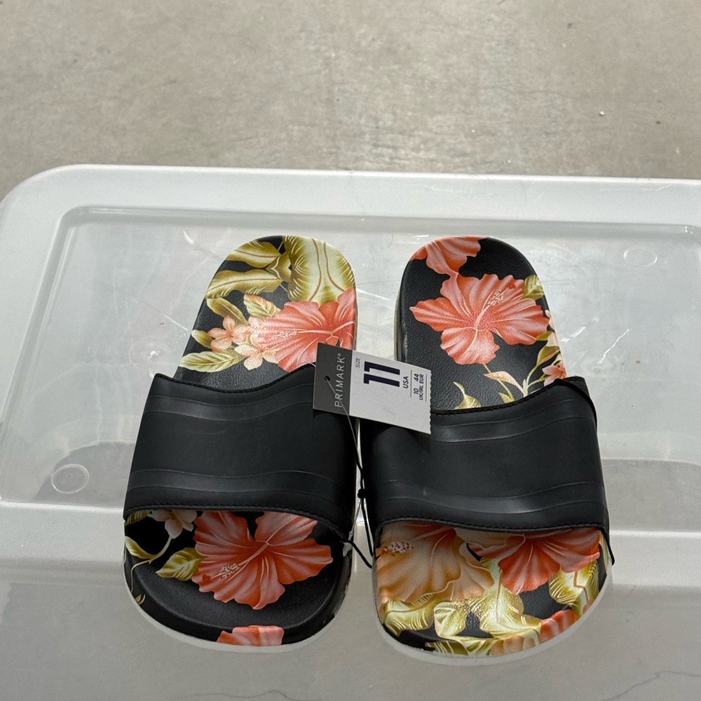 Primark Men’s Black and Orange Floral Sandals - Picture 3 of 4